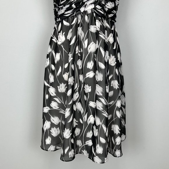 White House Black Market Strapless Cocktail Dress Tulip Floral Print size 6 - Picture 3 of 9